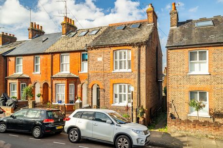 3 bedroom end terraced house for sale