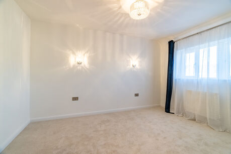 3 bedroom end terraced house to rent, Available from 18/12/2023
