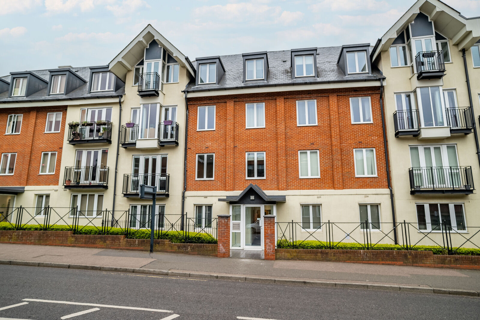 2 bedroom  flat to rent, Available now London Road, St. Albans, AL1, main image