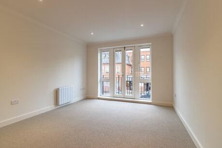 2 bedroom  flat to rent, Available from 03/05/2024