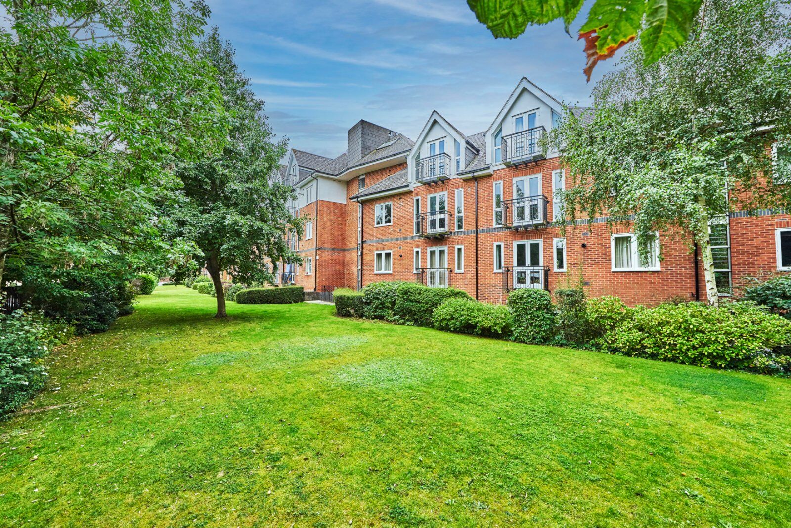 1 bedroom  flat for sale Greenwich Court, Park View Close, AL1, main image