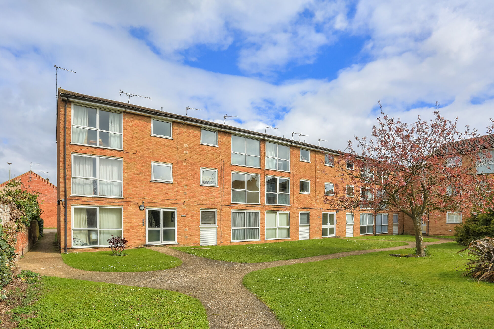 2 bedroom  flat to rent, Available from 08/03/2024 Meadow Close, London Colney, AL2, main image