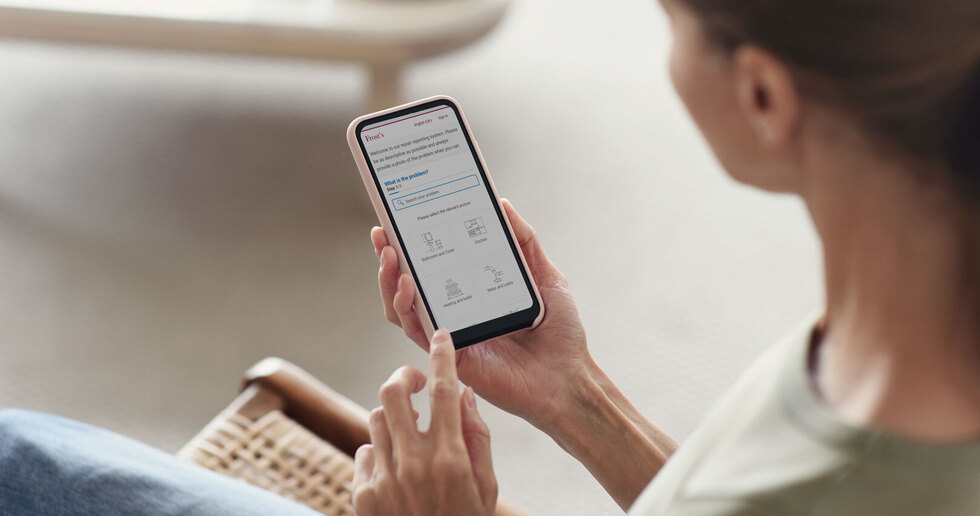 Tenant reporting a repair via online system